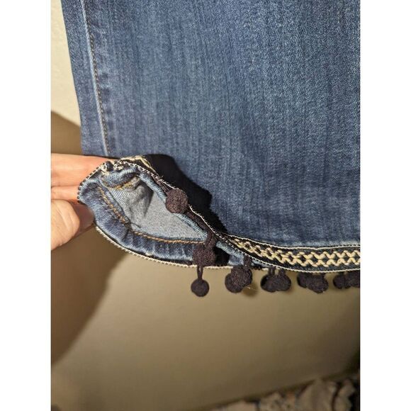 Women's Judy Blue Medium Wash Cropped Straight Fit Tassel Hem Jeans 1XL - Picture 10 of 16